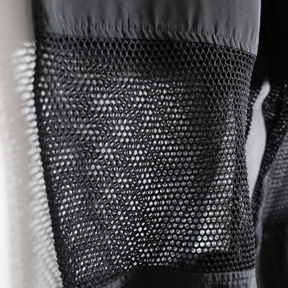 Wind breaker cargo pants π€ - Picture 4 of 6